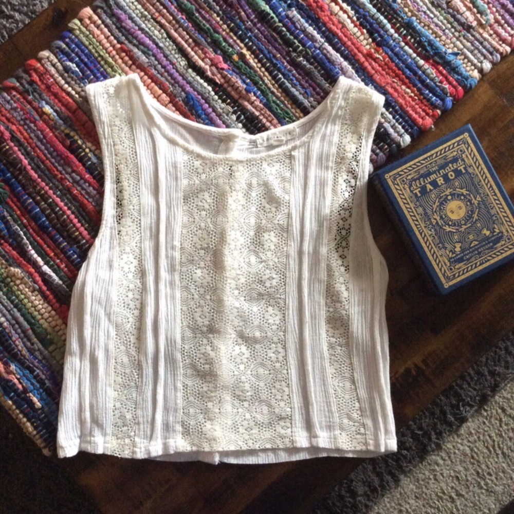 Socialite Cream Lace Embroidered Top🌼
